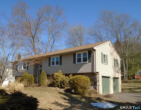 335 Grissom Rd, Manchester, CT 06042