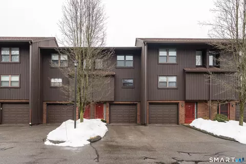173 Natchaug Dr #173, Meriden, CT 06450