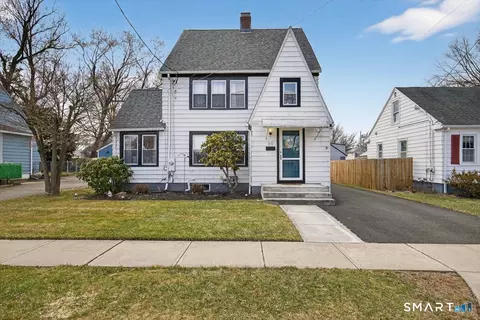 50 Judson Pl, Milford, CT 06461