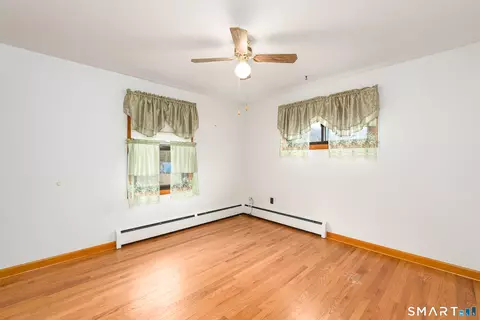 Bedroom - 6 Saunders Ln, Prospect, CT 06712 photo 3 of 8