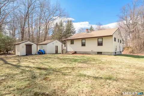 Exterior - 6 Saunders Ln, Prospect, CT 06712 photo 2 of 3