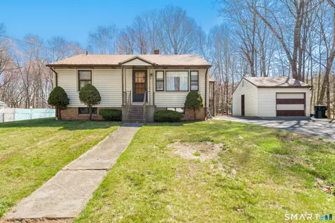 6 Saunders Ln, Prospect, CT 06712