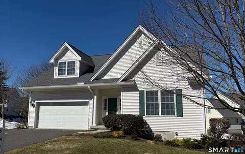 135 Logging Trail Rd #135, Danbury, CT 06811