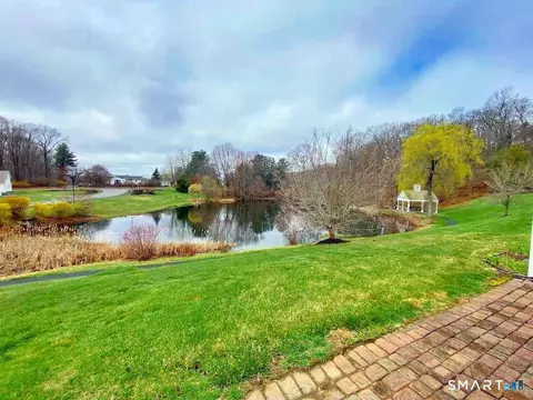 Exterior - 8 Saint George Pl #8, Sandy Hook, CT 06482 photo 6 of 6