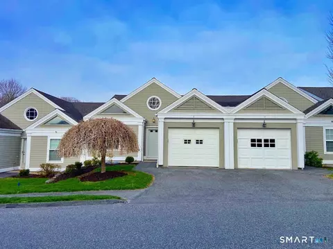 Exterior - 8 Saint George Pl #8, Sandy Hook, CT 06482 photo 3 of 6
