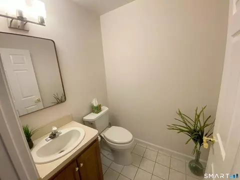 Bath - 8 Saint George Pl #8, Sandy Hook, CT 06482 photo 3 of 3