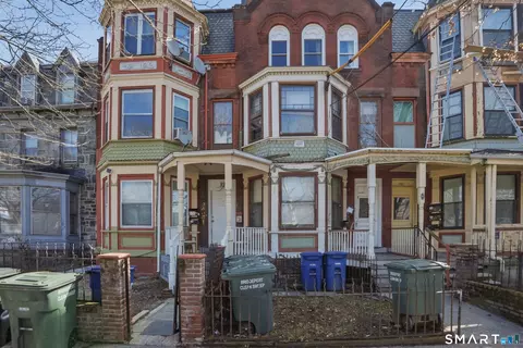 584 Kossuth St, Bridgeport, CT 06608