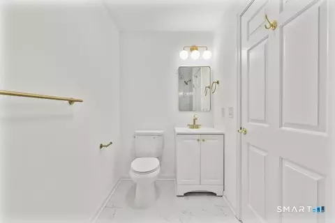 Bath - 468 Main St #111, Niantic, CT 06357 photo 3 of 3