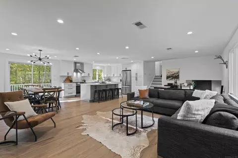 69 Squires Rd, Madison, CT 06443