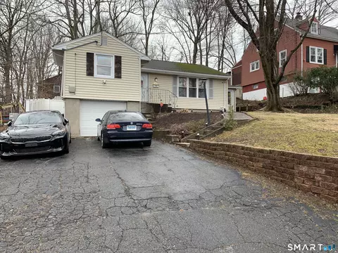 15 Lester St, New Britain, CT 06051