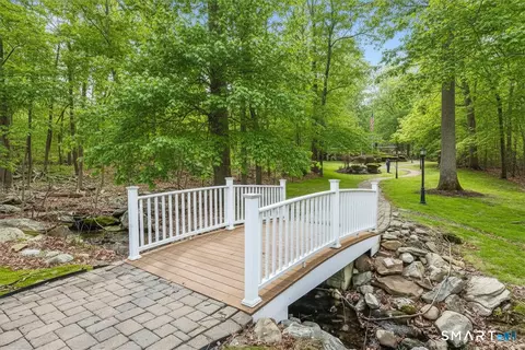 521 Heatherwood Ct #521, Oxford, CT 06478