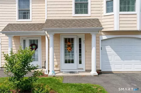 27 Parkwoods Dr #27, Norwich, CT 06360