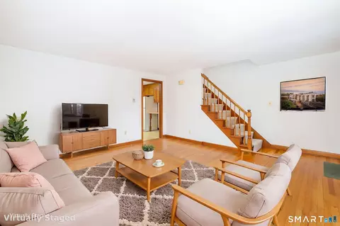 Living - 147 Spring St #147, Wethersfield, CT 06109 photo 3 of 4