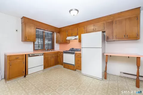 Kitchen - 147 Spring St #147, Wethersfield, CT 06109 photo 2 of 3