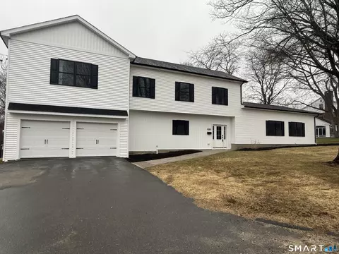 104 Eastfield Rd, Waterbury, CT 06708