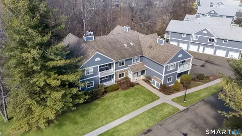 208 Windgate Cir #D, Monroe, CT 06468