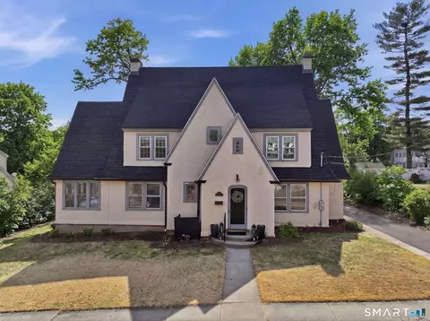 11 Mansfield Ter, Middletown, CT 06457