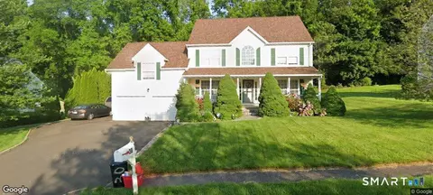 30 Commodore Hull Dr, Derby, CT 06418