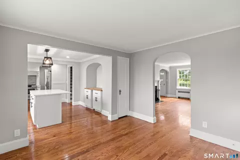 Entry Way - 551 N Main St, Suffield, CT 06078 photo 1 of 3
