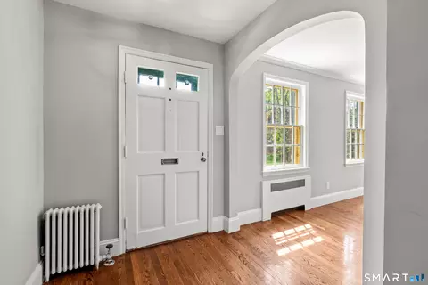 Entry Way - 551 N Main St, Suffield, CT 06078 photo 2 of 3