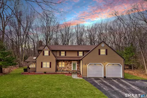 4 Alison Ct, Prospect, CT 06712