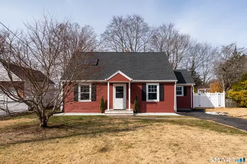 12 Glenmoor Dr, East Haven, CT 06512
