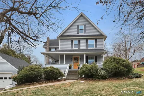 153 Country Club Rd, Middletown, CT 06457