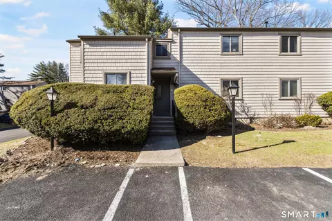 106 Smoke Valley Dr #B, Stratford, CT 06614