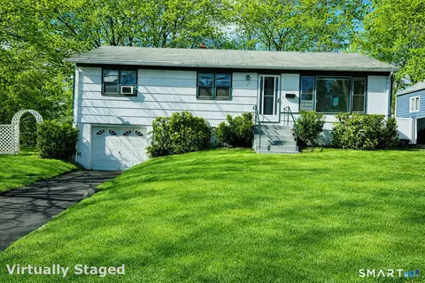 19 Kaye Rd, West Haven, CT 06516