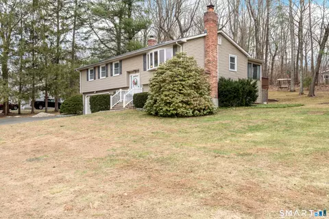 58 Hollow Brook Rd, Windsor, CT 06095