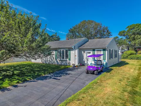 33 Fenwood Rd, Old Saybrook, CT 06475