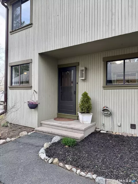 24 Fox Run #24, Woodbury, CT 06798