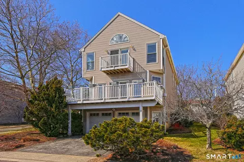 84 Hillside Ave, Milford, CT 06460