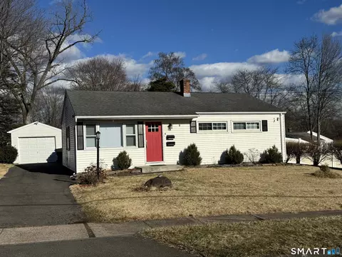 38 Greenhurst Ln, East Hartford, CT 06118