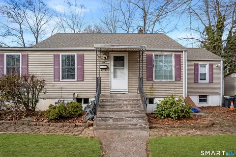 116 Lee St, West Haven, CT 06516