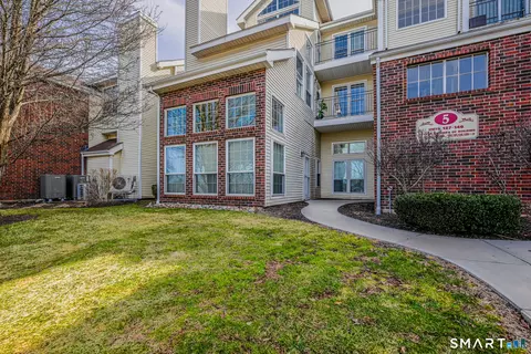 133 Carriage Crossing Ln #133, Middletown, CT 06457