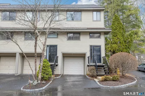 2435 Bedford St #3A, Stamford, CT 06905