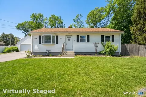 8 Manor Rd, Montville, CT 06370