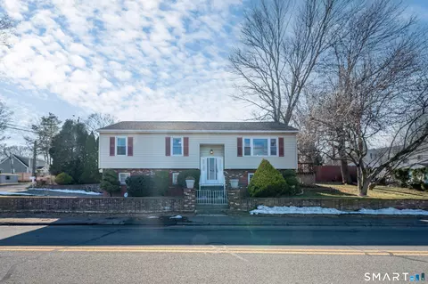 50 Farm St, Danbury, CT 06811