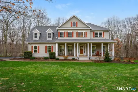 2 Apple Dr, Oxford, CT 06478