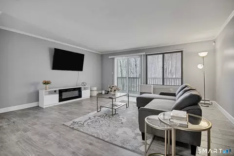 21 Hawthorn Ct #21, Cromwell, CT 06416