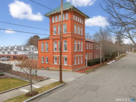 18 Fair St #5, Guilford, CT 06437