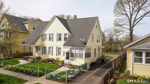 77 Atwater St, West Haven, CT 06516