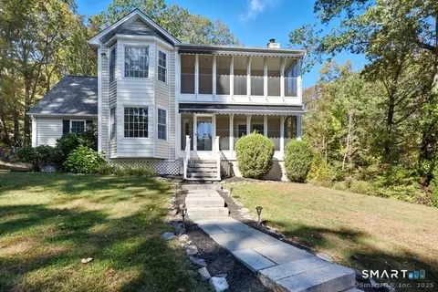 121 W Wakefield Blvd, Winchester, CT 06098