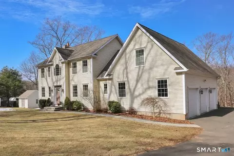 74 Oxbow Rd, Higganum, CT 06441