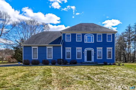 10 Buckingham Ln, West Hartford, CT 06117