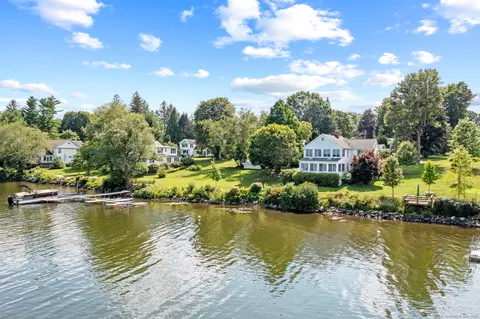 424 Bantam Lake Rd, Morris, CT 06763