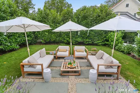13 Mortimer Dr, Greenwich, CT 06870