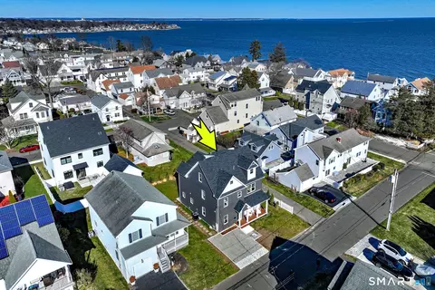 12 Usher St, Milford, CT 06460