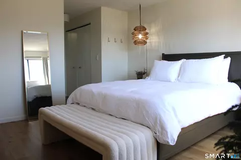 90 Putter Dr #413, Wallingford, CT 06492